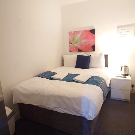 Eurostar Budget Rooms - Next To Kings Cross & Eurostar Train Station Лондон Экстерьер фото