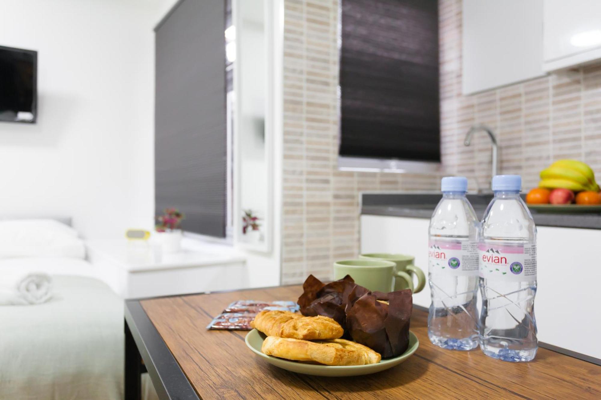 Eurostar Budget Rooms - Next To Kings Cross & Eurostar Train Station Лондон Экстерьер фото